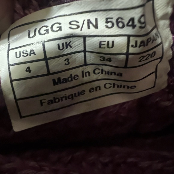 Ugg sweater boots, style: Classic Cardy, size: 4 - Picture 8 of 10